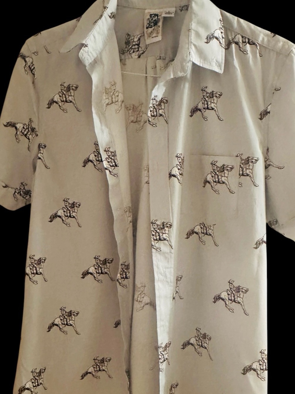 Casual Light Gray Short-Sleeve Button-Down Shirt with Equestrian Print